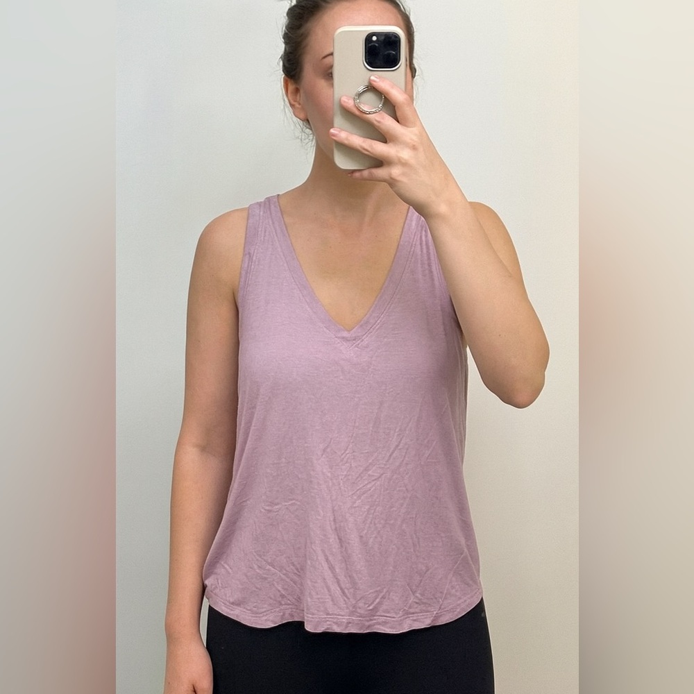 Express Skimming  Linen Lavender V-Neck Tank Top M NWOT